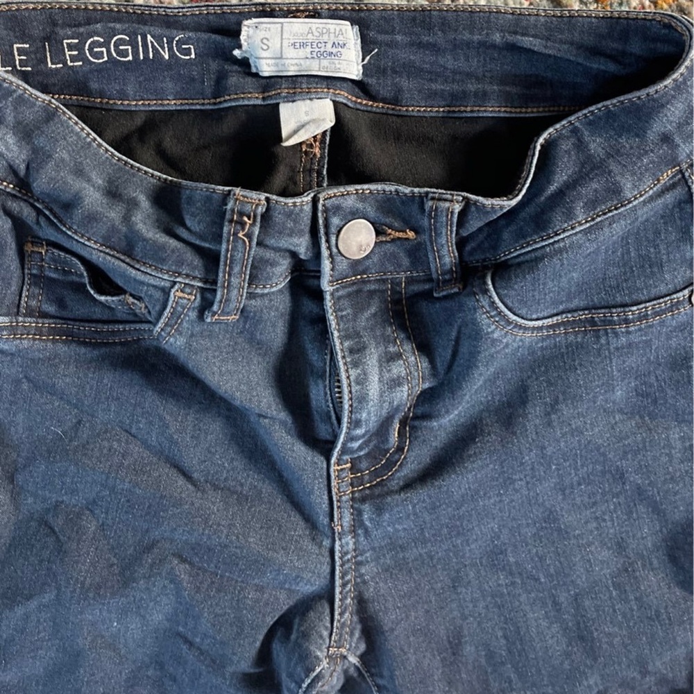 Asphalt Blue Jeggings with Classic Denim Style